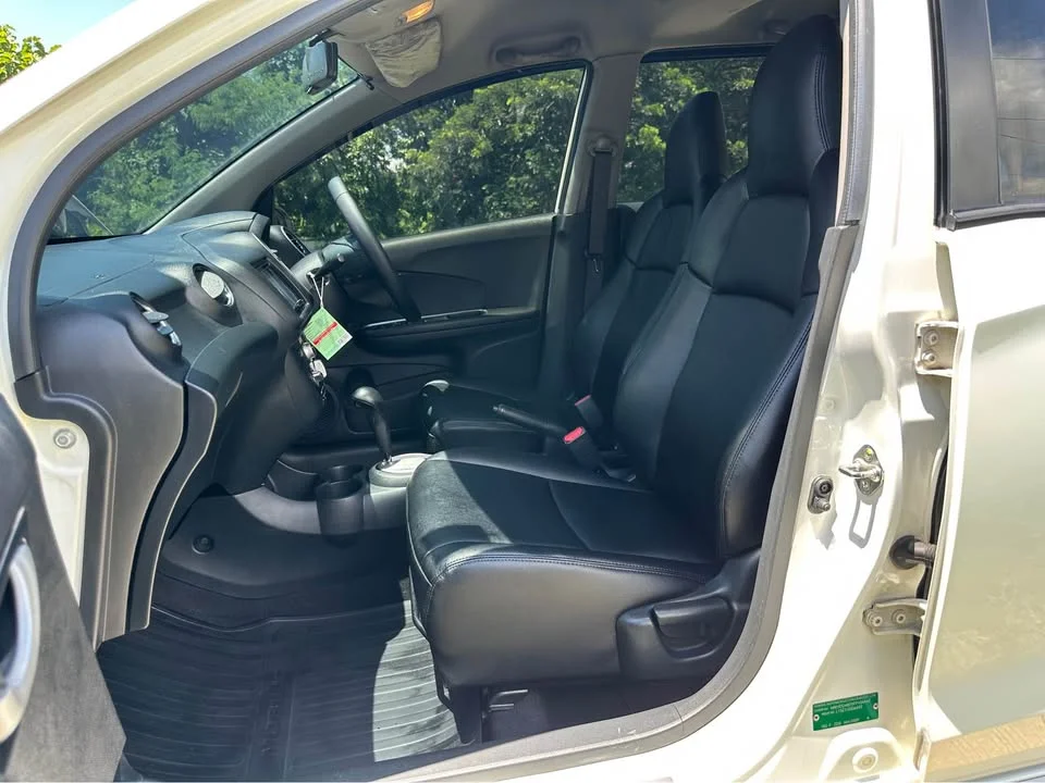 2015 Honda Mobilio II 2