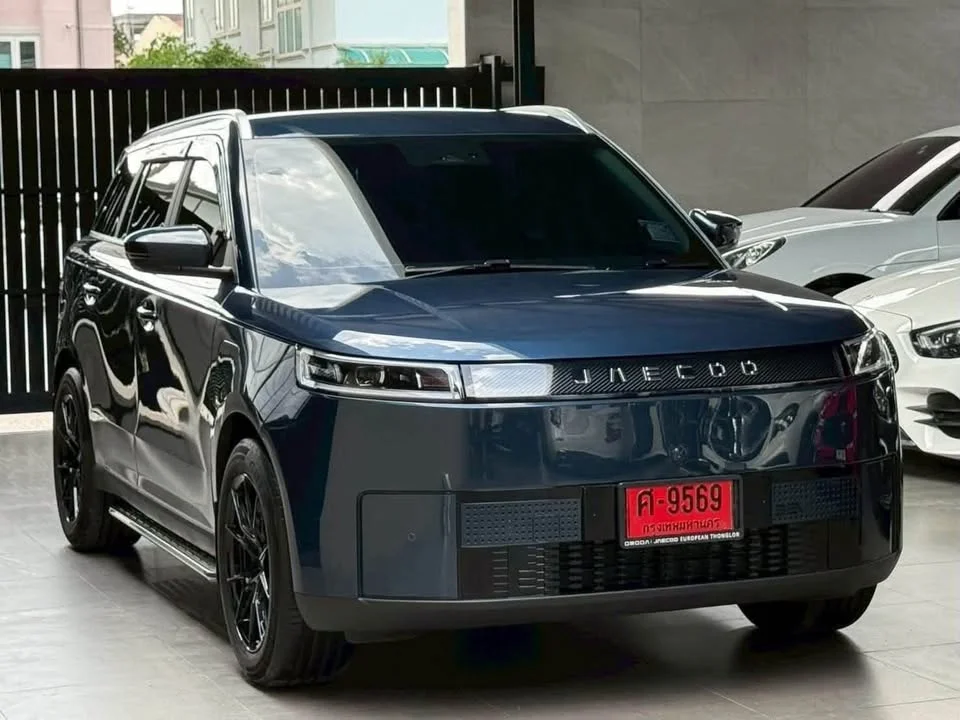 2025 Land Rover Range Rover Sport III 3