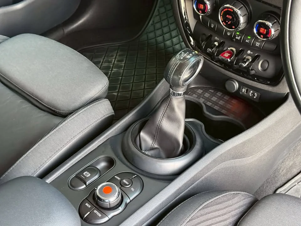 2018 Mini Hatch  III 3