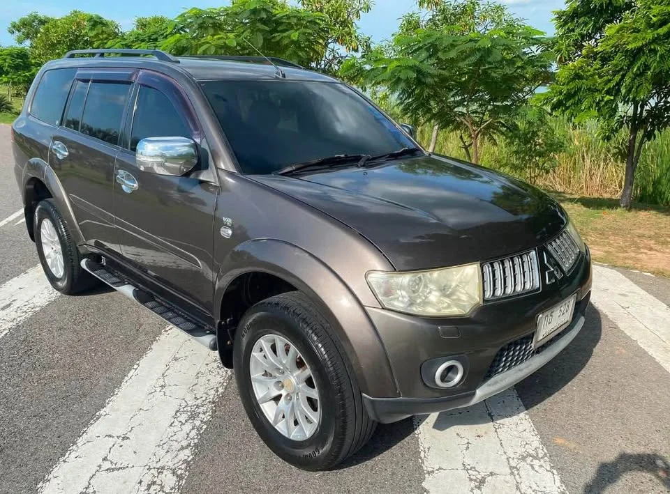 2012 Mitsubishi Pajero Sport II 2