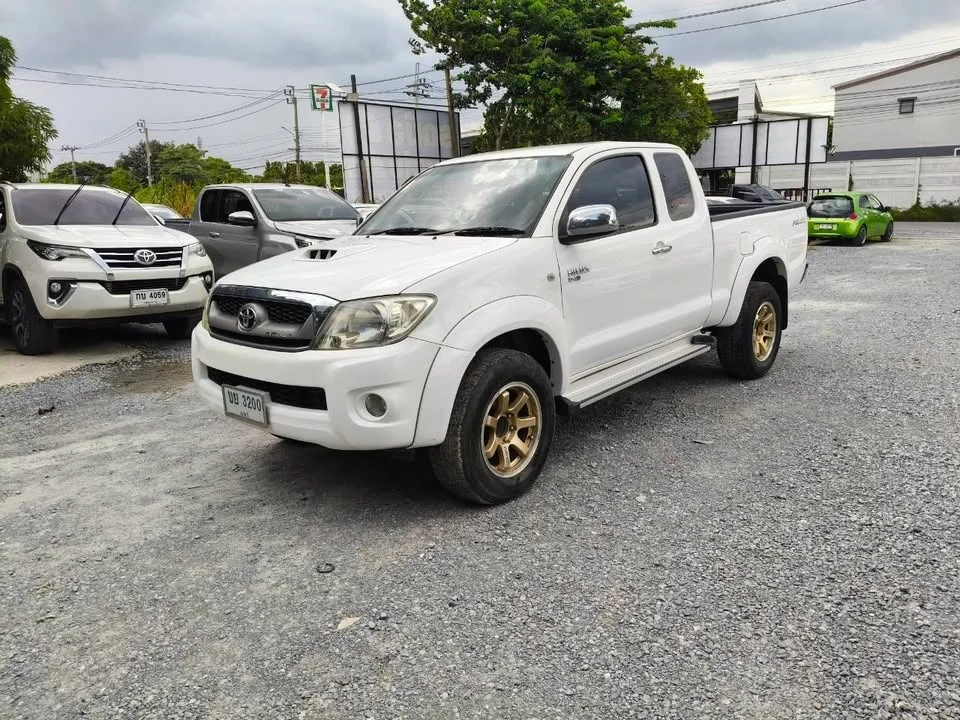 2010 Toyota Hilux VII 2
