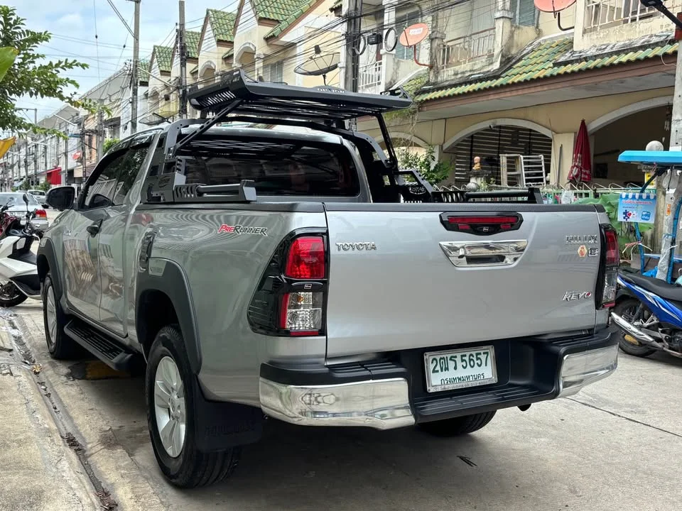 2019 Toyota Hilux VIII 2