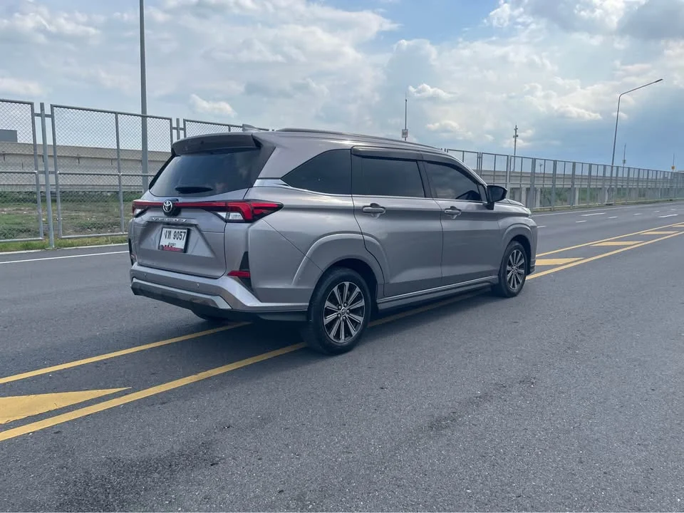 2023 Toyota Veloz III 3
