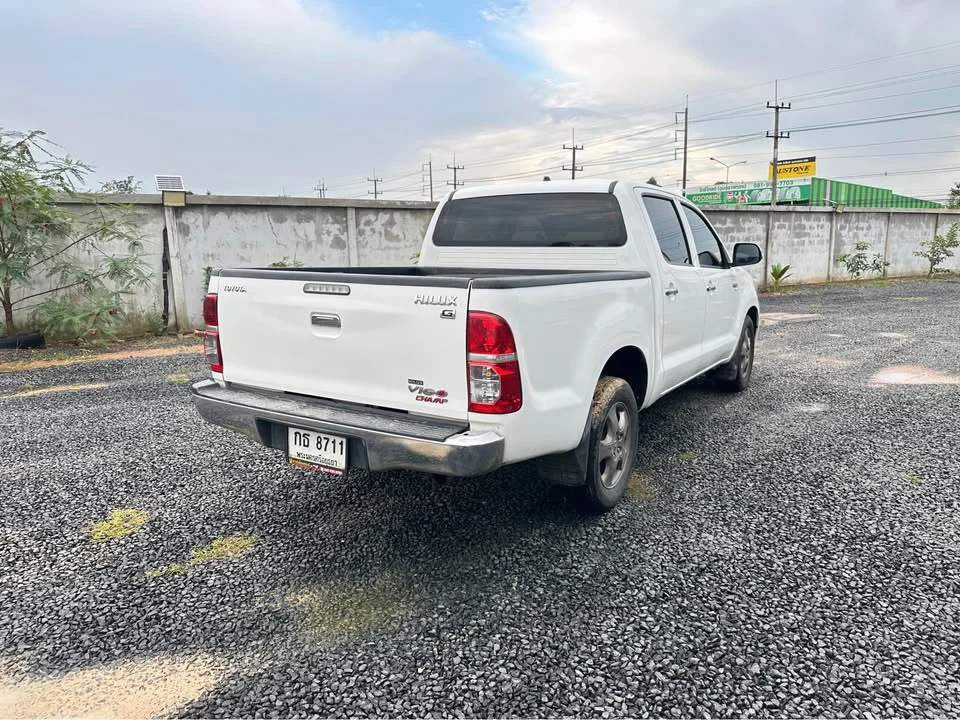 2014 Toyota Hilux VII 3