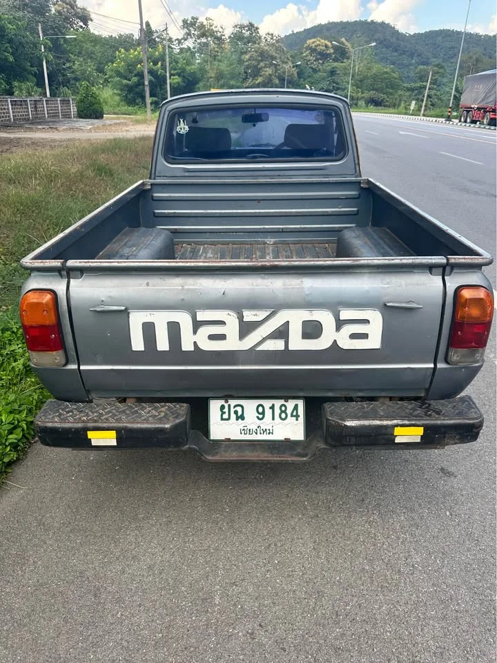 2000 Mazda B-series (Familia) III 3