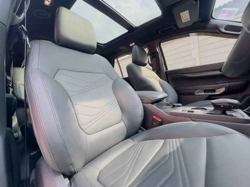 2026 Ford Everest III 3