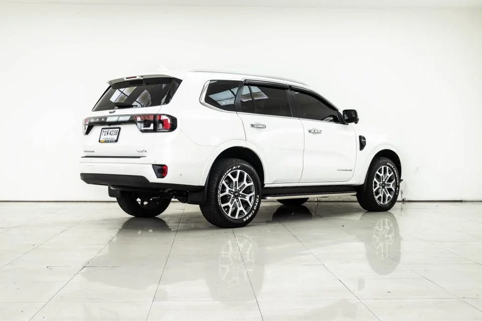2023 Ford Everest III 2