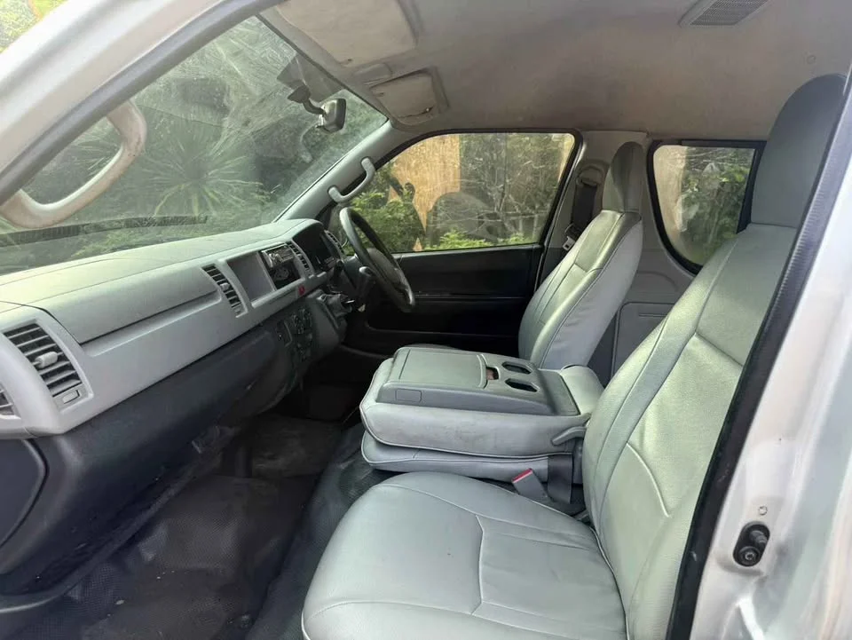 2009 Toyota Commuter V (H200) 2