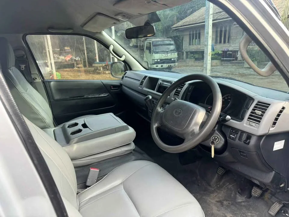 2009 Toyota Commuter V (H200) 3
