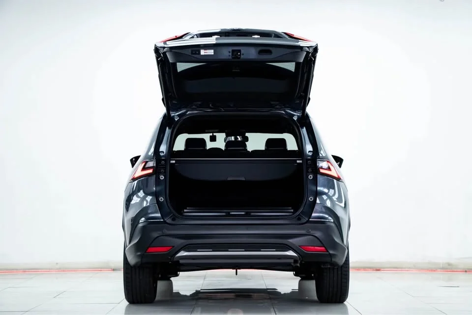 2025 Toyota Yaris Cross AC200 3