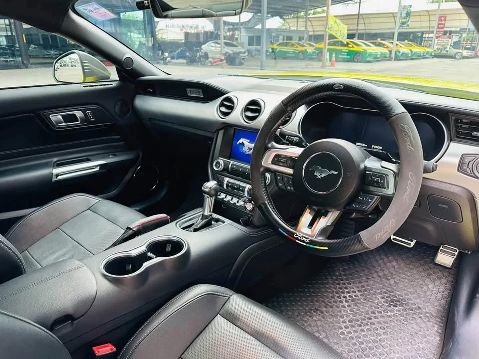 2021 Ford Mustang VI 2