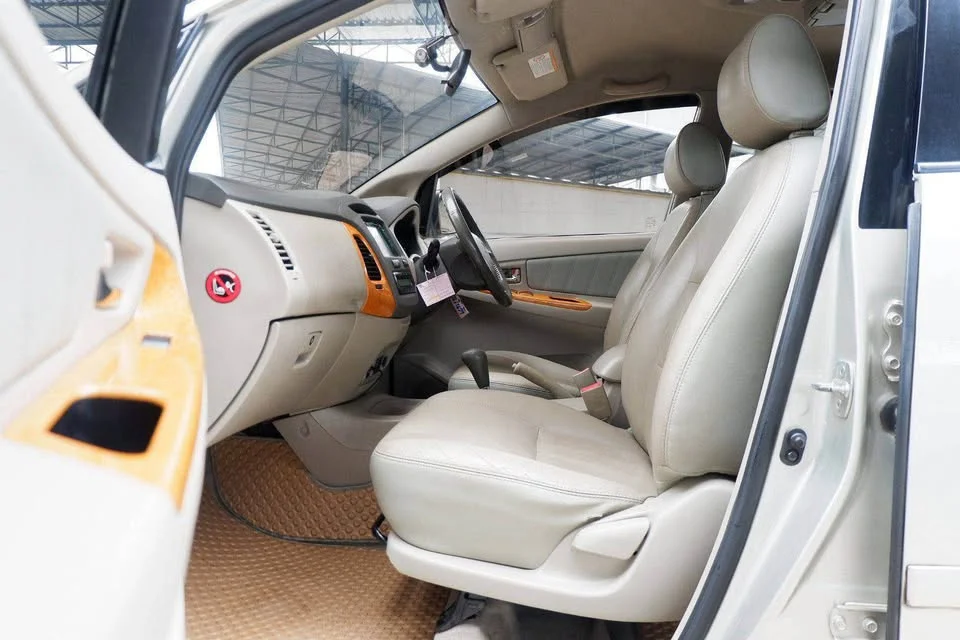 2011 Toyota Innova I 3