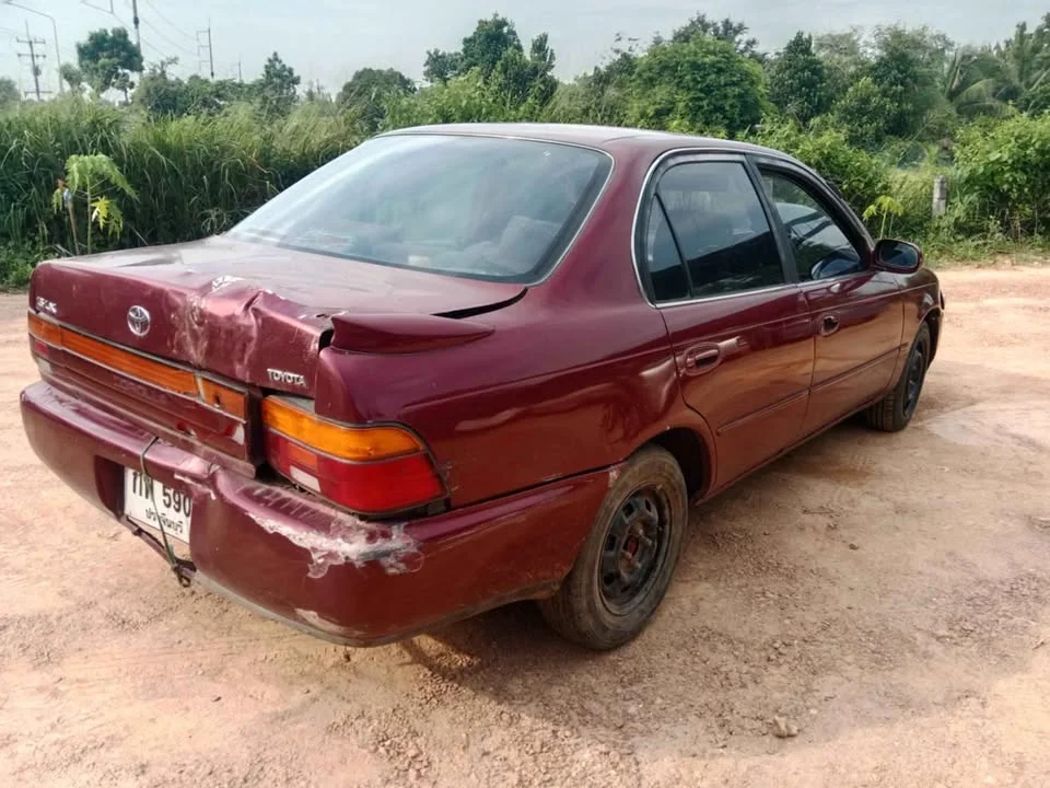 Toyota Corolla Altis VII (E100) 3