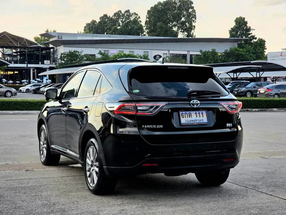2014 Toyota Harrier III 3