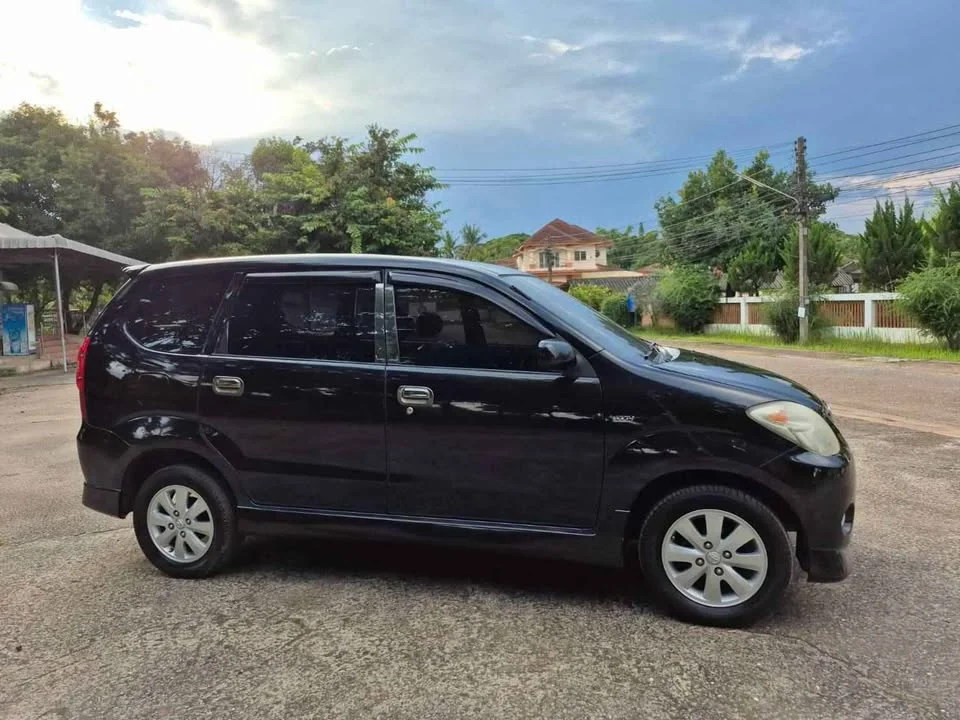 2001 Toyota Avanza I 3