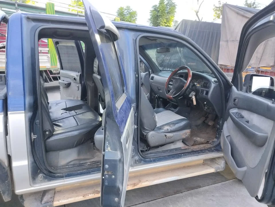 2002 Mazda 2500 Fighter V 3