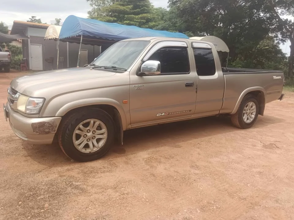 2003 Toyota Hilux Tiger VI 3