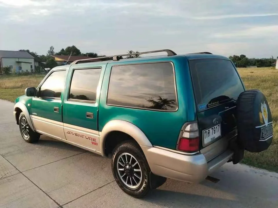2000 Isuzu TR Grand Adventure I 2