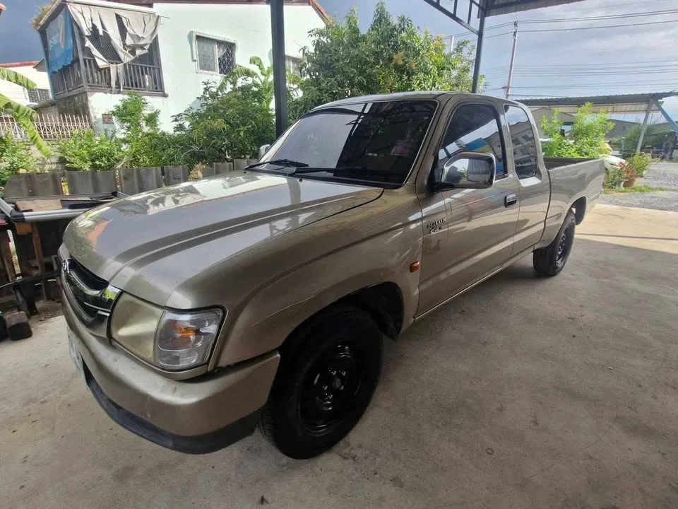 2002 Toyota Hilux Tiger VI 2