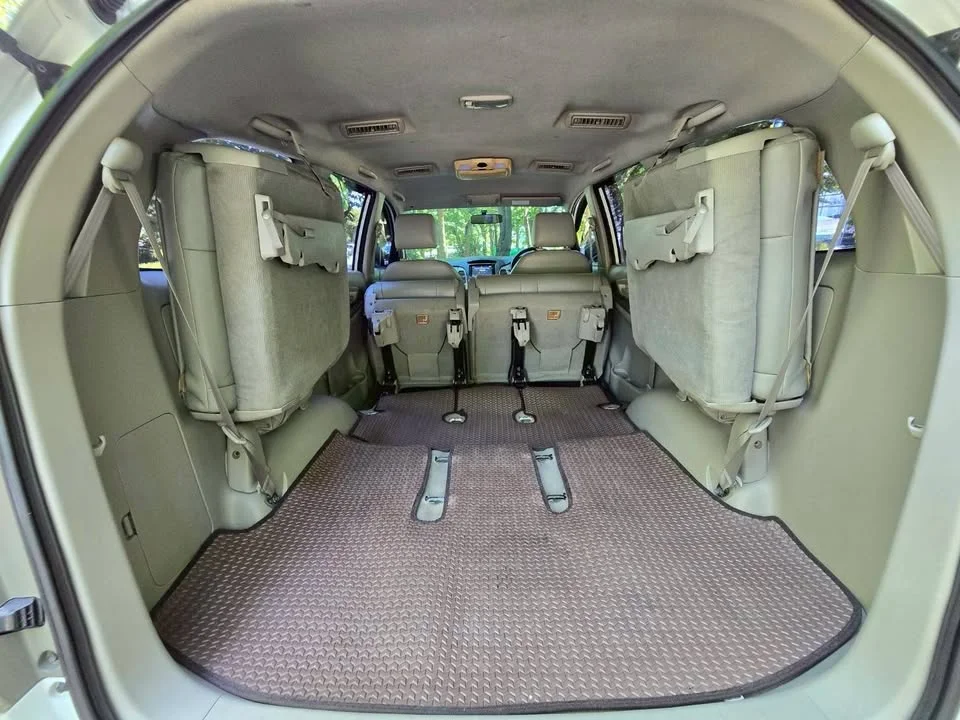 2011 Toyota Innova I 2