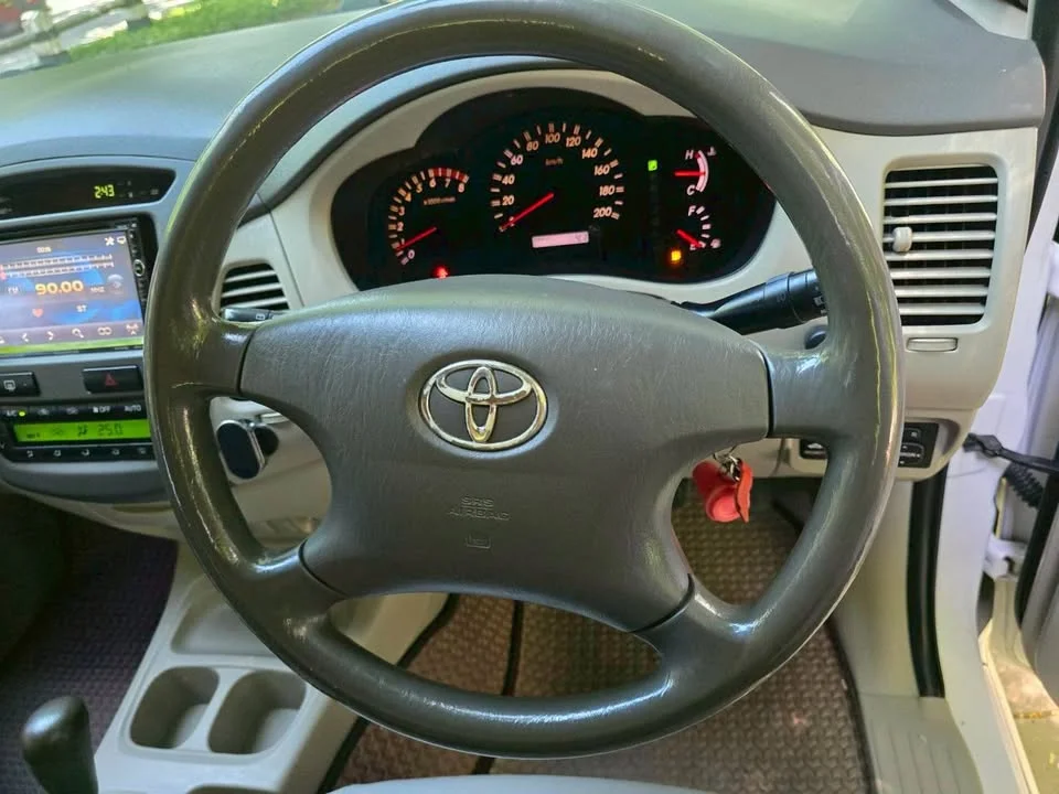 2011 Toyota Innova I 3