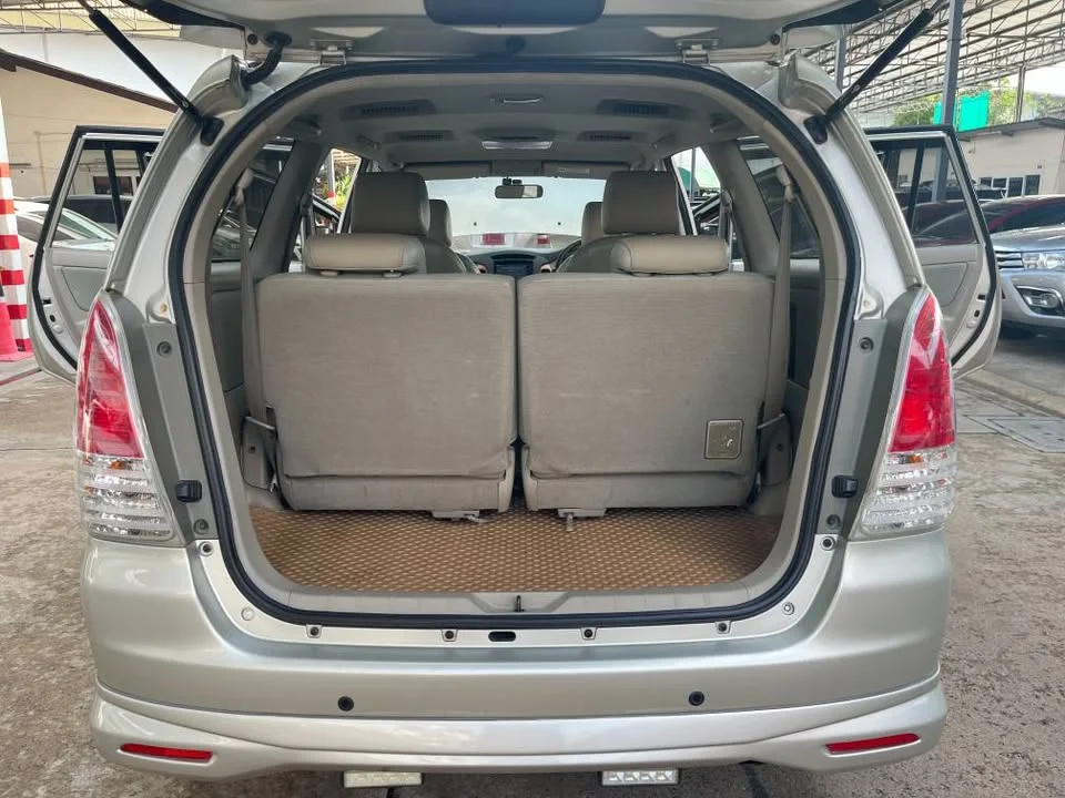 2011 Toyota Innova I 3