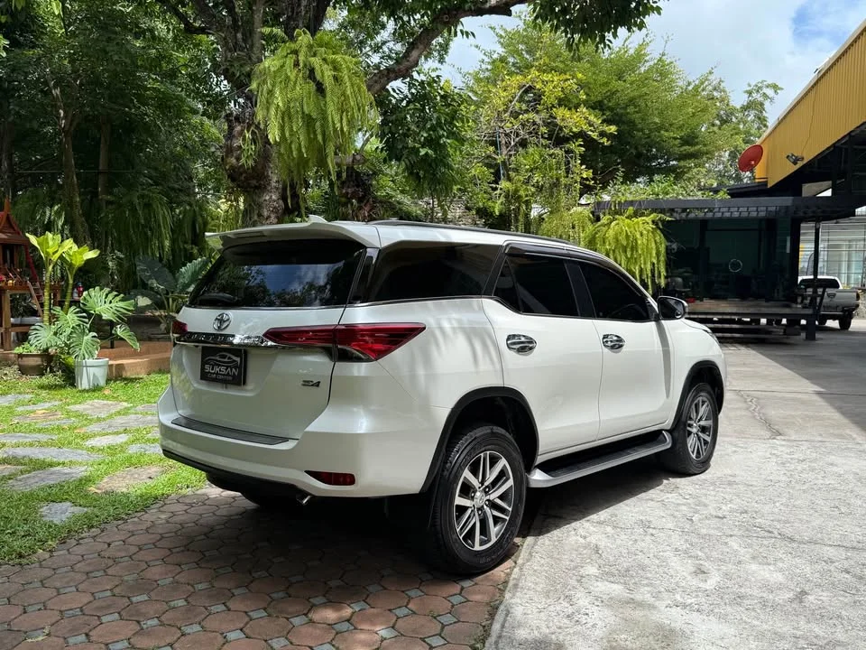 2018 Toyota Fortuner II 3