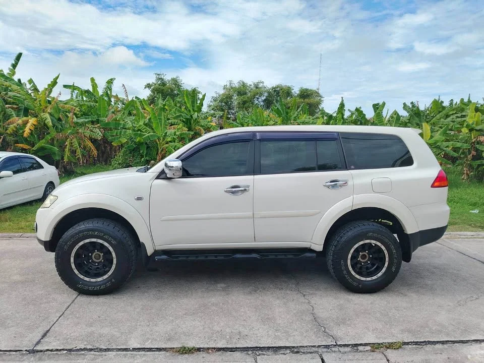 2013 Mitsubishi Pajero Sport II 3