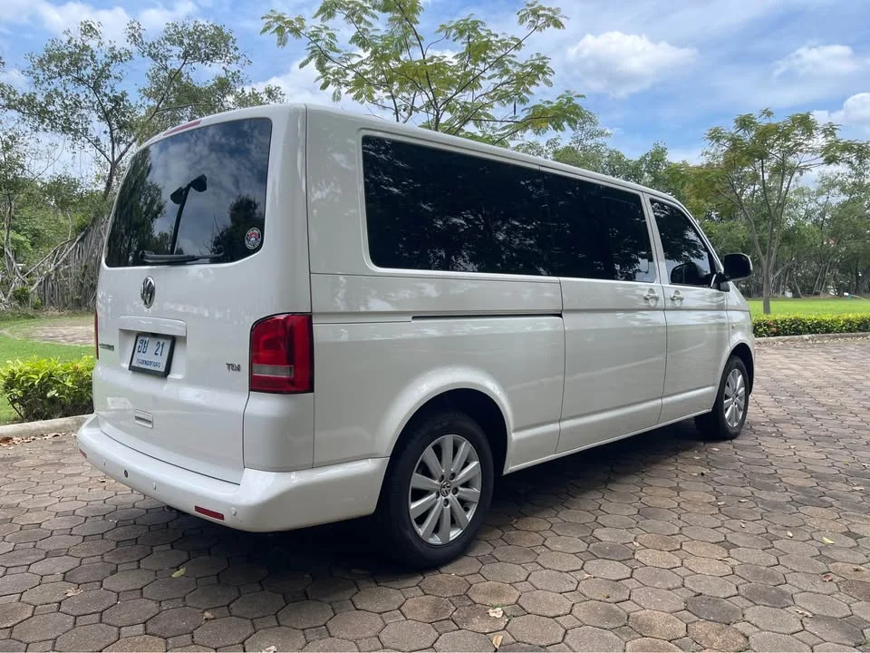 2011 Volkswagen Caravelle T5 2
