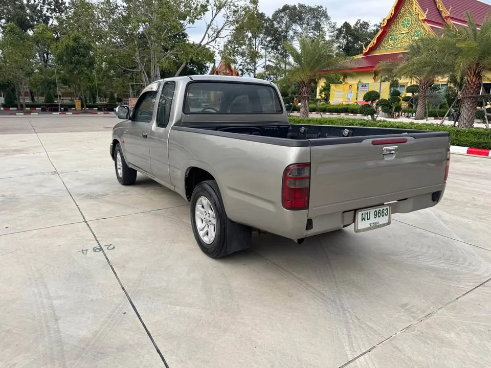 2002 Toyota Hilux Tiger VI 3