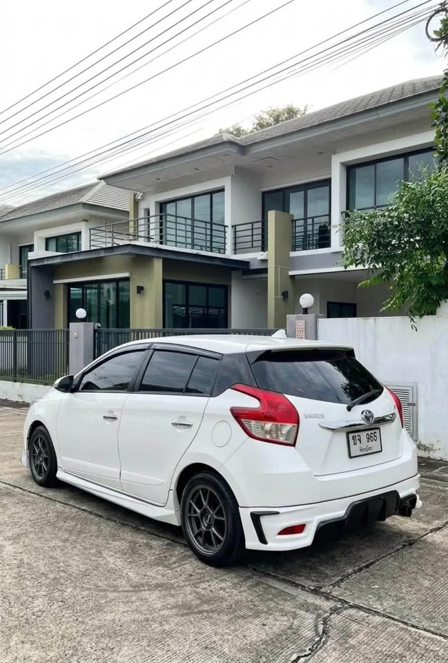 2015 Toyota Yaris III 3