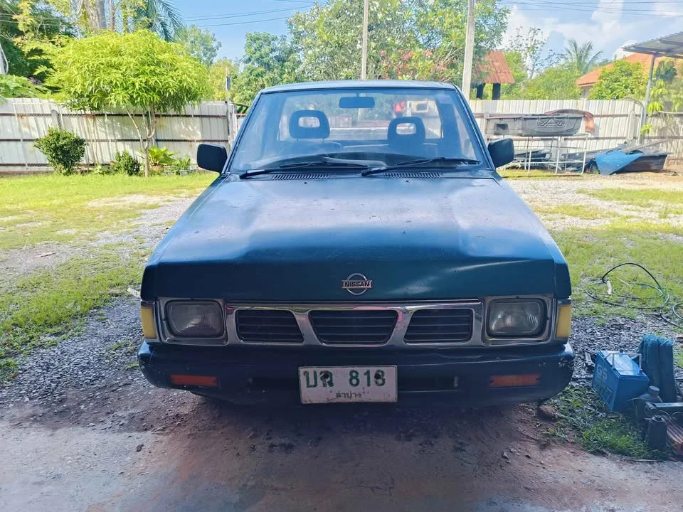 1995 Nissan Big M D21 3