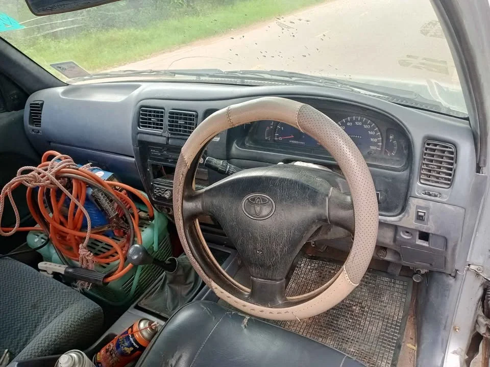1999 Toyota Hilux Tiger VI 2