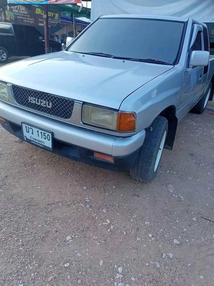1995 Isuzu TFR III 3