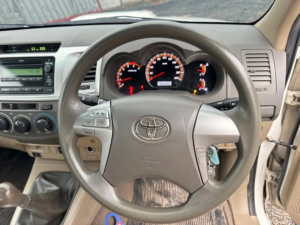 2014 Toyota Hilux VII 2