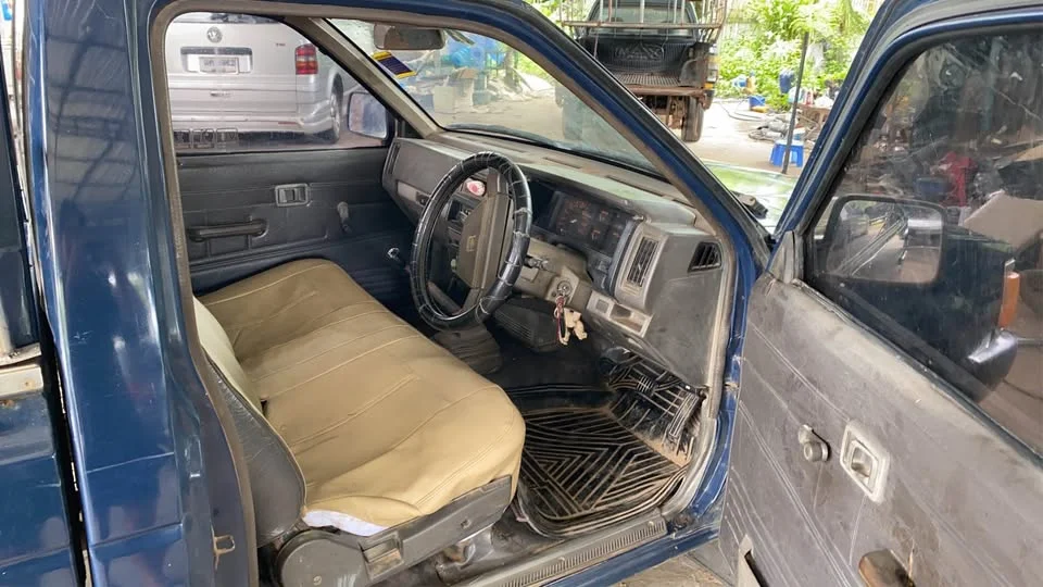 1990 Nissan Big M D21 2