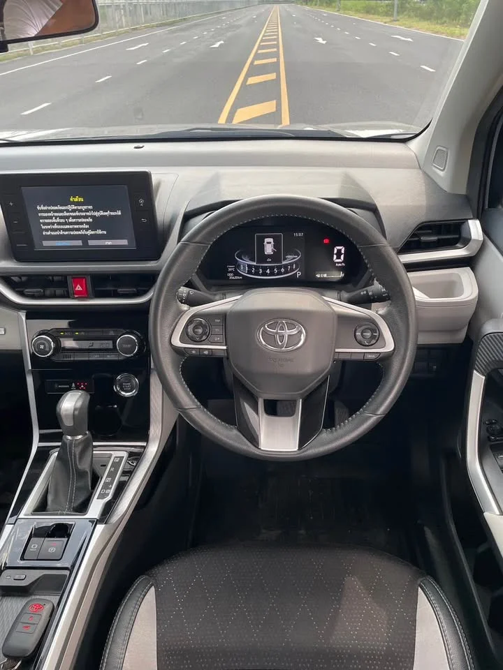 2023 Toyota Veloz III 2