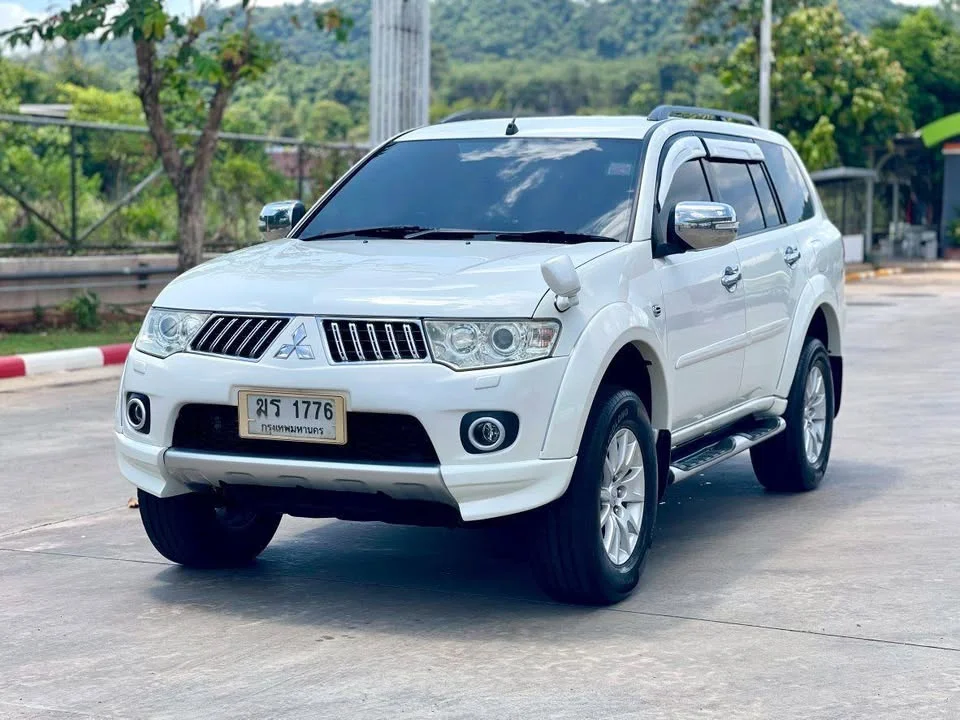 2012 Mitsubishi Pajero Sport II 2