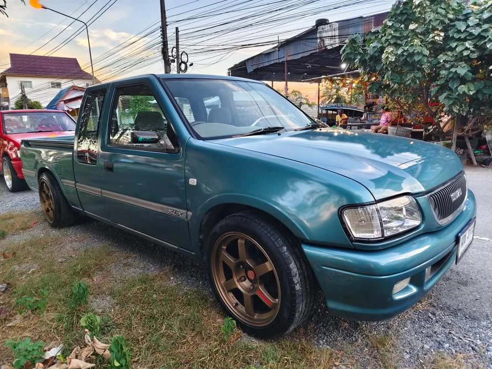2001 Isuzu Faster Dragon Eyes III 2