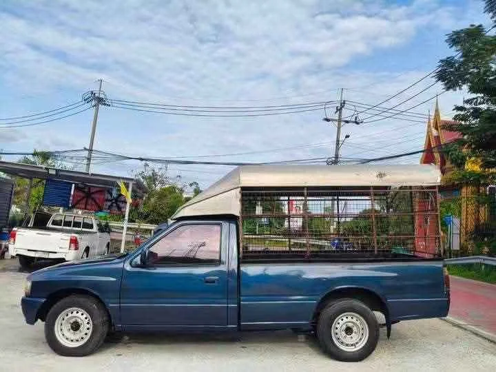 1996 Isuzu TFR III 3