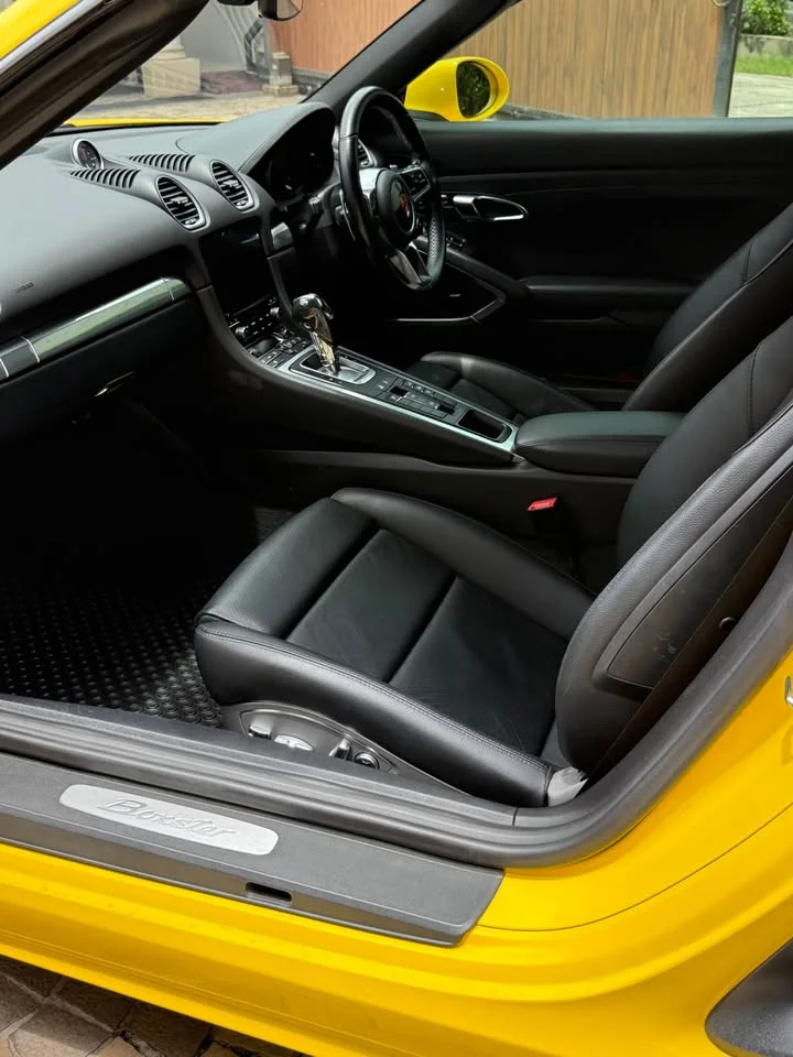 2017 Porsche 718 Boxster and Cayman IV 2