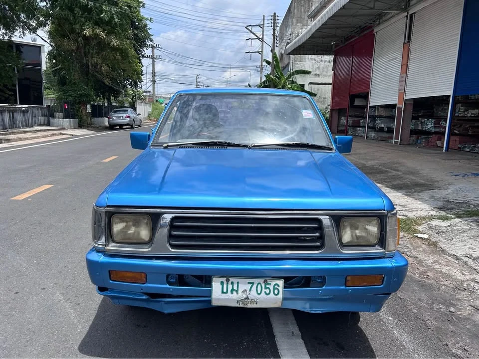 1994 Mitsubishi Triton II 2