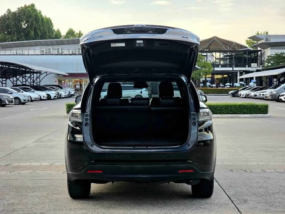 2014 Toyota Harrier III 2