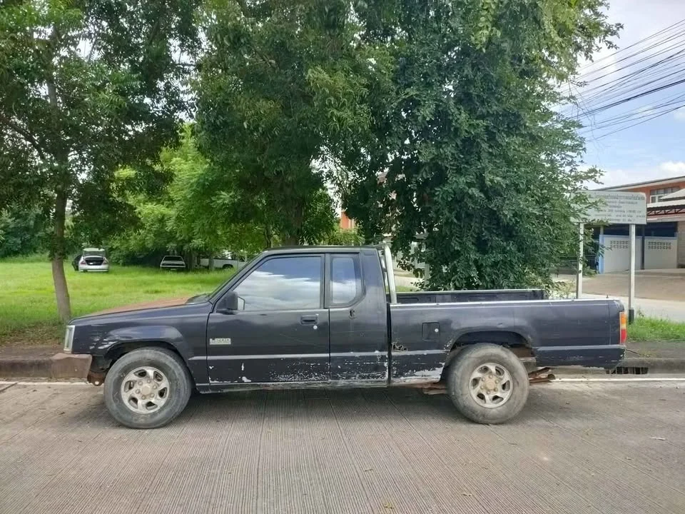 1998 Mitsubishi Triton II 3