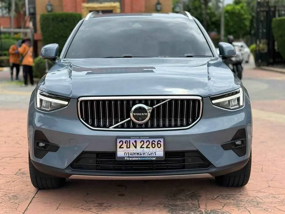2024 Volvo XC40 3