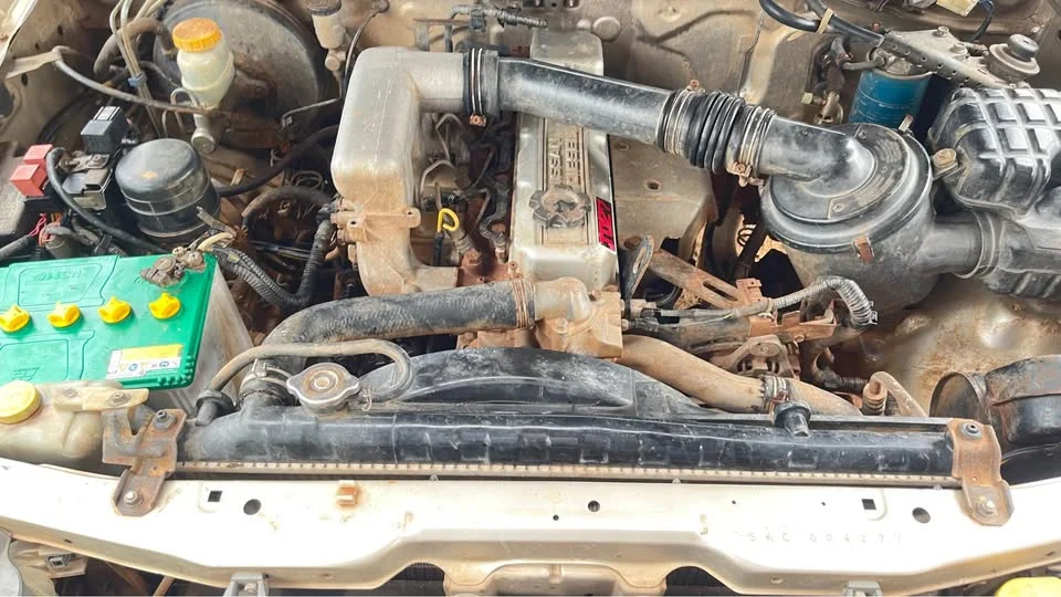 2000 Nissan Frontier I 2