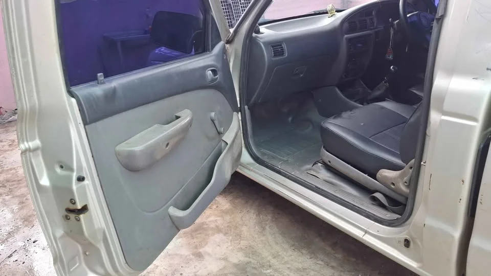2002 Mazda 2500 Fighter V 2