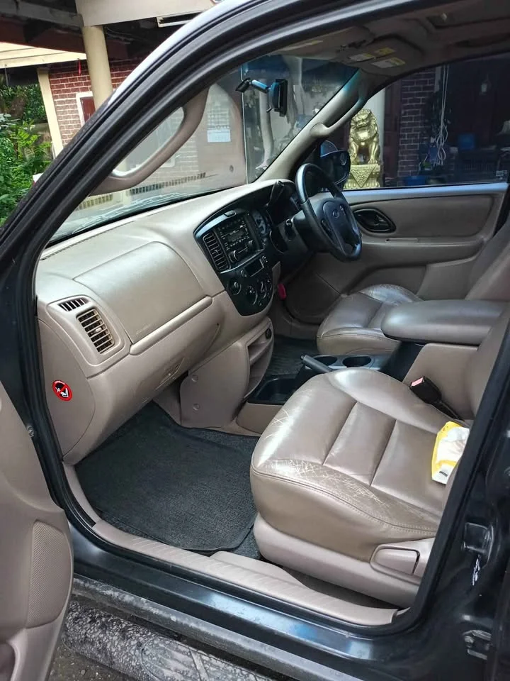 2004 Ford Escape I 3