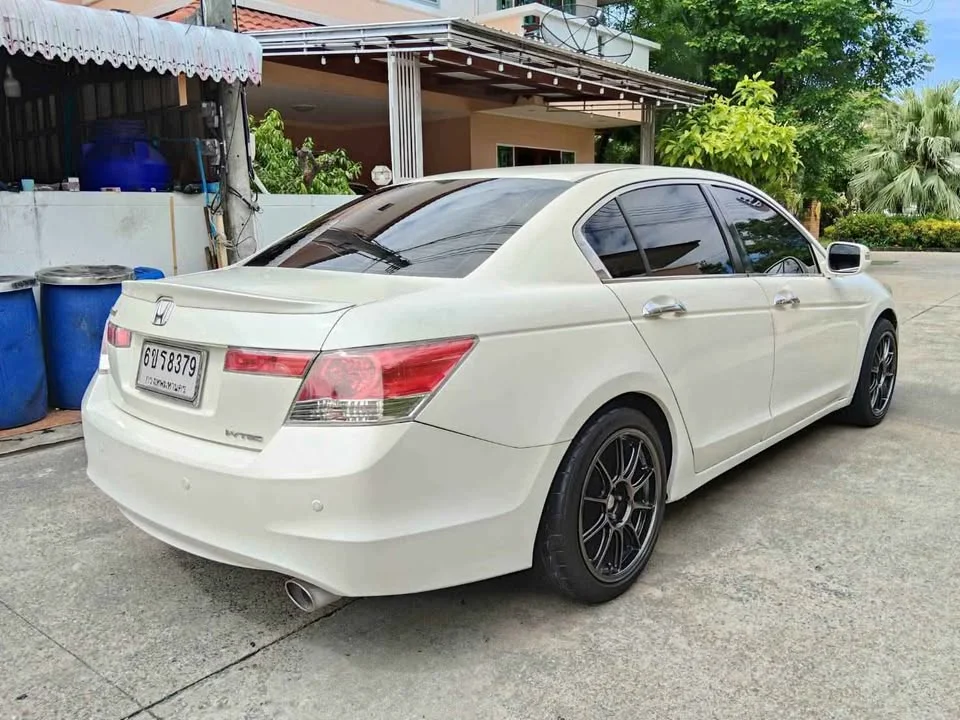 2010 Honda Accord VIII 3