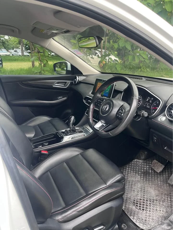 2019 MG HS 3